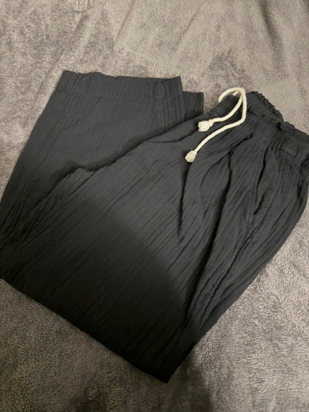 Old Navy Black Petite Women’s Top – Size Medium Petite
